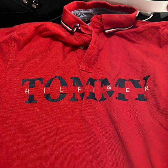 Tommy Hilfiger red t-shirt - Picture 1 of 4